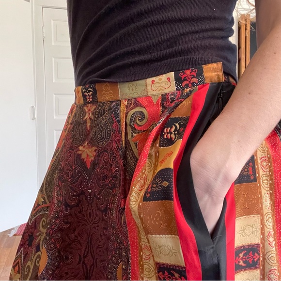 Vintage Scarf Skirt with pockets! - Picture 9 of 9